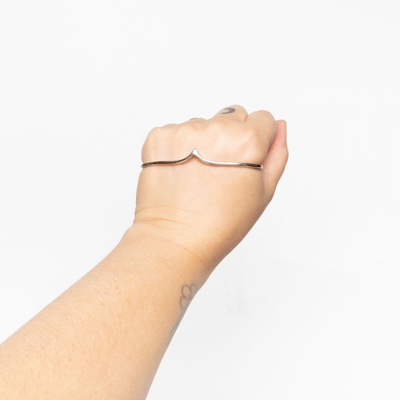 Silver Hand Wrap V Bracelet - Picture 2 of 12